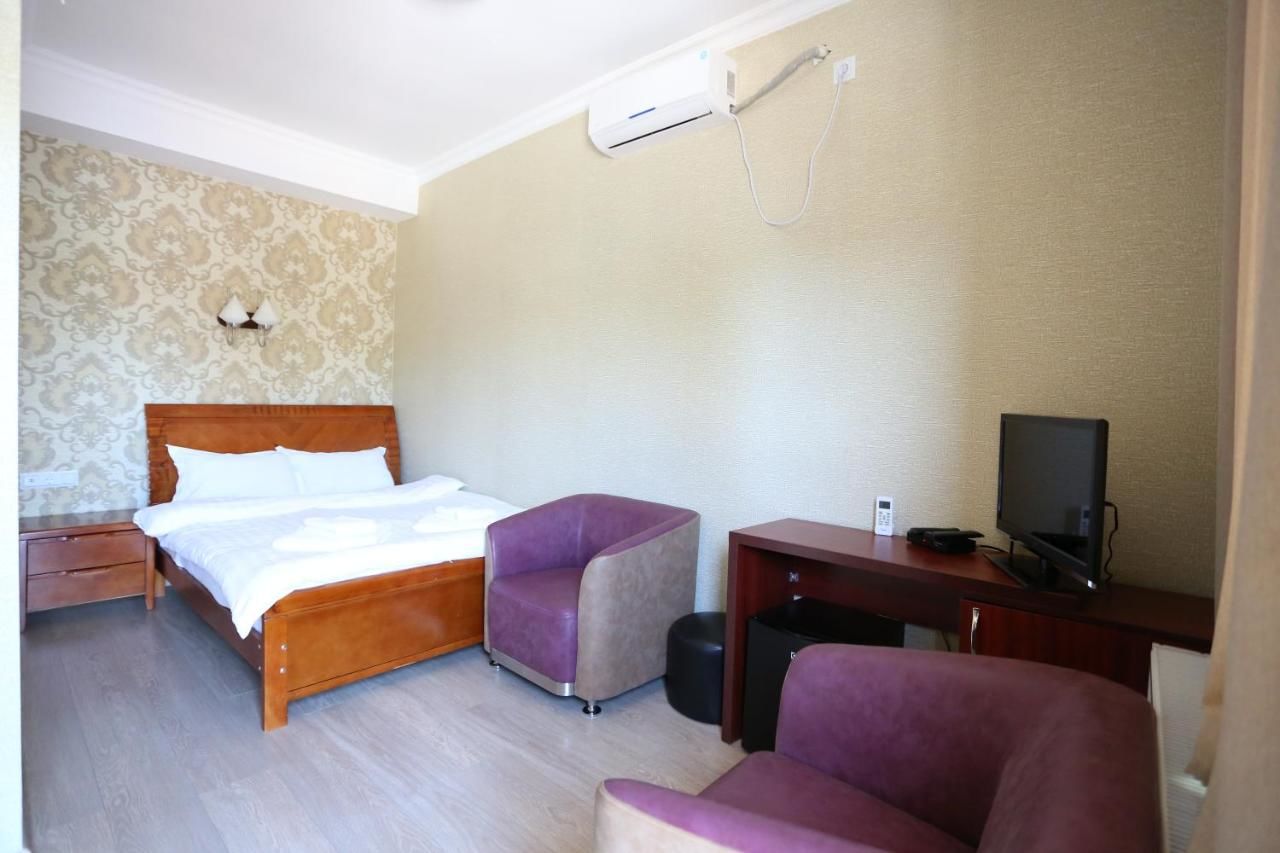 Отель Hotel Griff Inn Bazalet'i-38